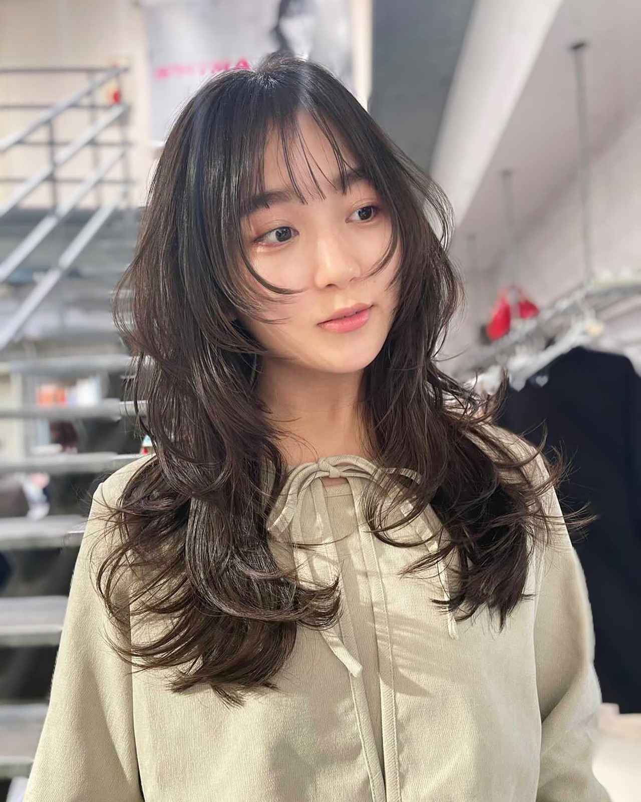 美容室 直行してーー ロング ウルフカット で周りの視線ゲット ローリエプレス