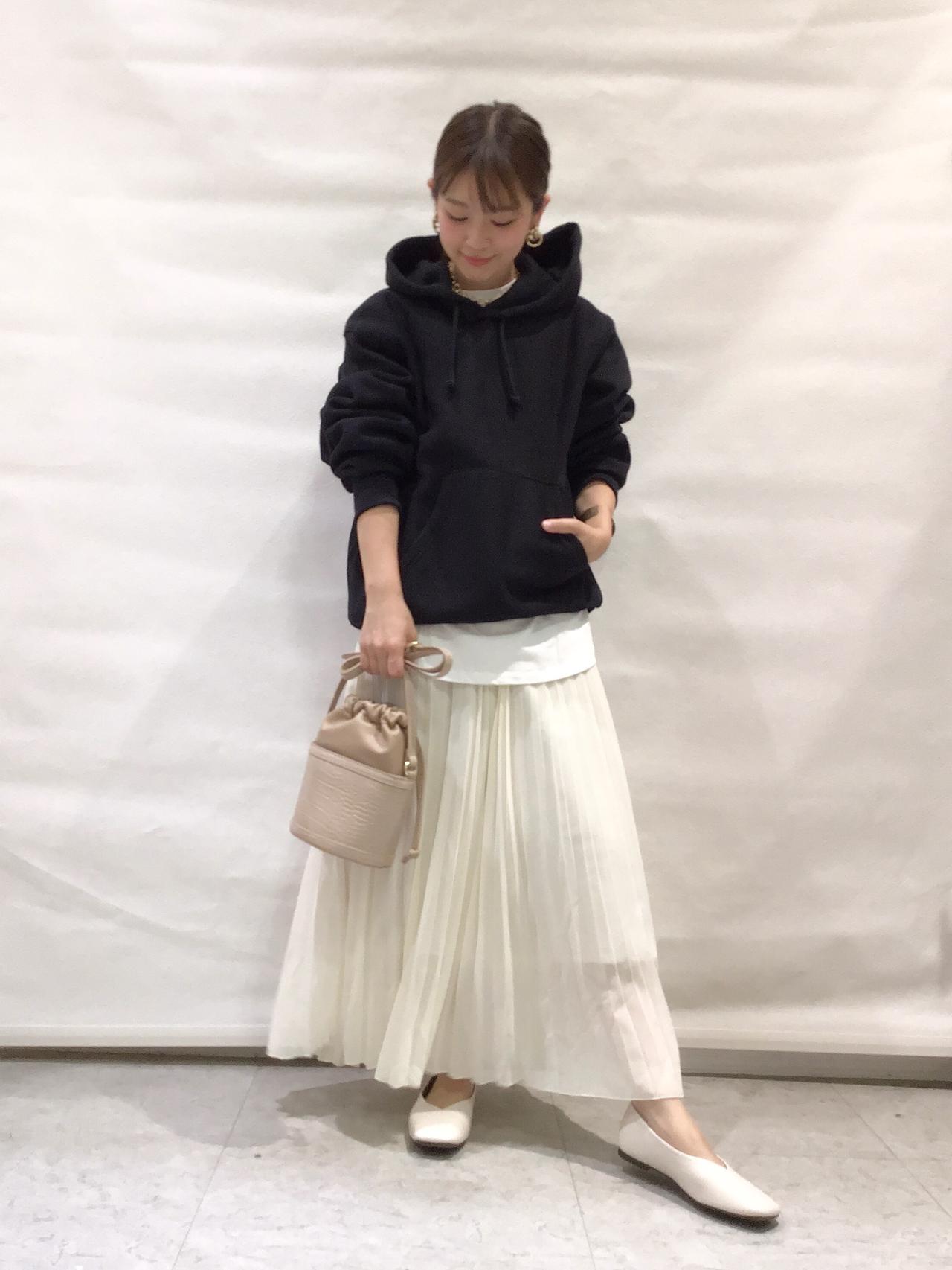 お手本にしたい Gu スタッフさんオススメの ロングスカート コーデ ローリエプレス