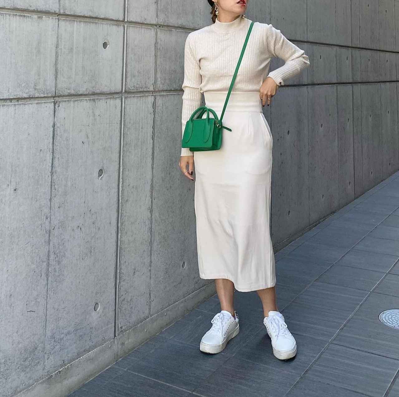 平均 週3 Zara の グリーンバッグ は秋コーデにも ローリエプレス