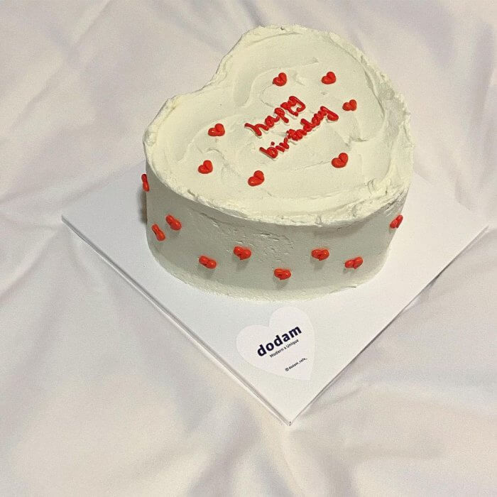 楽しい 美味しい 可愛いの3つが叶う 年に一度の大切な日 に贈るお誕生日ケーキ5選 ローリエプレス