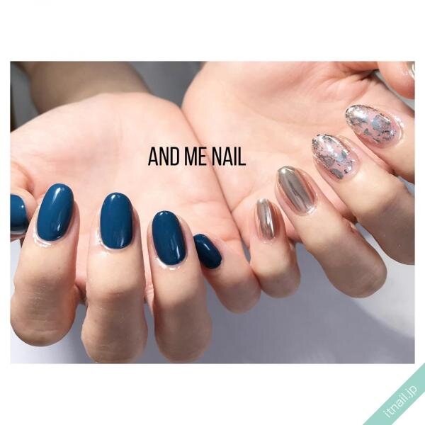 ネイビーでシックに決める春夏ネイル おすすめデザイン 22 ローリエプレス