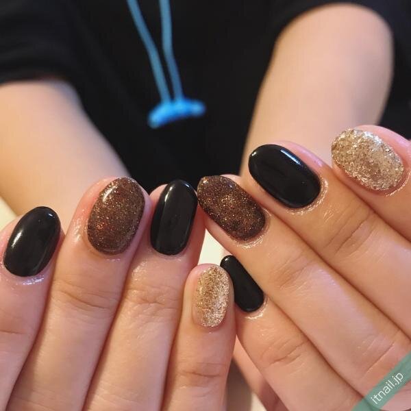 クラシカルなきらめきが美しい ブラウンベース ラメネイル特集 ローリエプレス