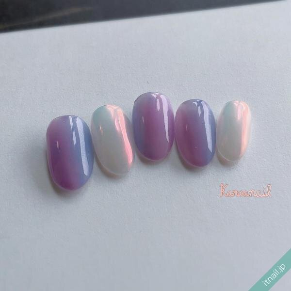 パープル ブルーの グラデーションネイル が神秘的 人気デザインはこれ ローリエプレス