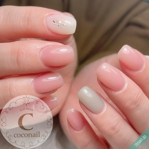 このコンビは最強 ピンクネイル グレーネイルでお洒落に上品に ローリエプレス