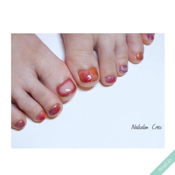 囲みグラデーションネイル がおしゃれ おすすめのハンド フットデザイン ローリエプレス