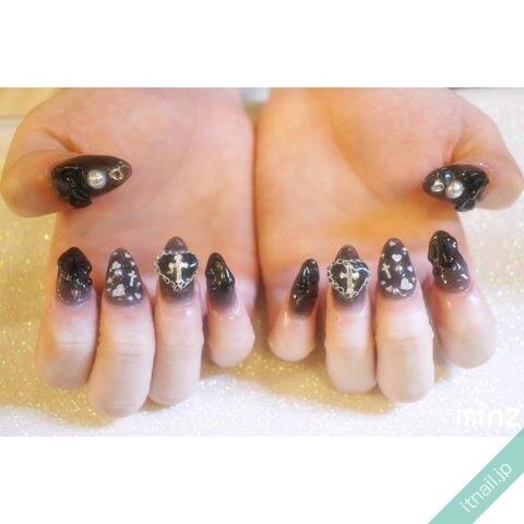 クールでかっこいい The 攻め のネイルデザイン特集 ローリエプレス