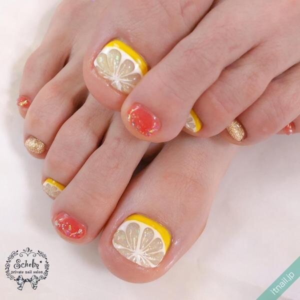 夏は爽やかなレモン柄ネイルへ 大人向けのハンド フットデザインもご紹介 ローリエプレス