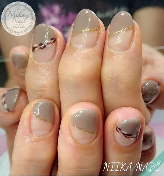 斜めフレンチネイル で手に入れる 指先美人デザイン10選 ローリエプレス