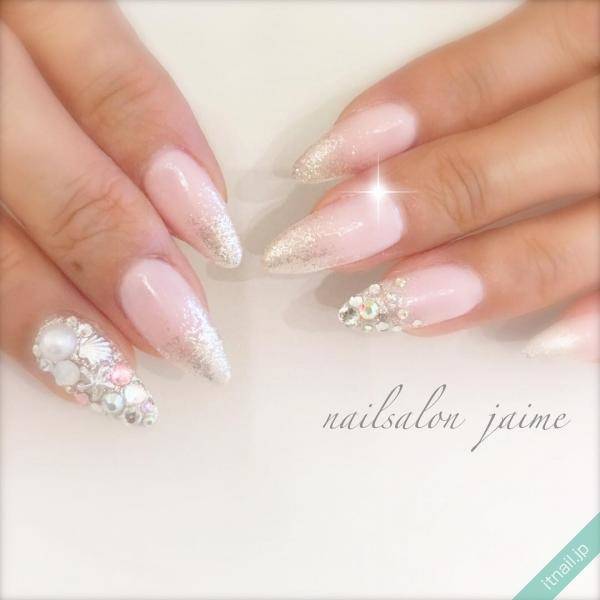 どんな指にあこがれる ロングネイルにするなら覚えておきたい 爪の形の決め方 ローリエプレス