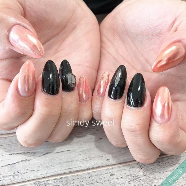 ブラック ピンク で作る甘辛ネイル集 自分だけのデザインを見つけよ ローリエプレス ブラック ピンク で作る甘辛ネイル集 自分だけのデザインを見つけよ ローリエプレス