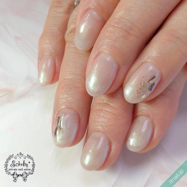 オフィスok 短い爪でも楽しめる シンプルネイル Top10 ローリエプレス