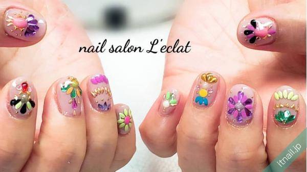 年春夏のネイルトレンド 万華鏡 華やかデザイン特集 ローリエプレス