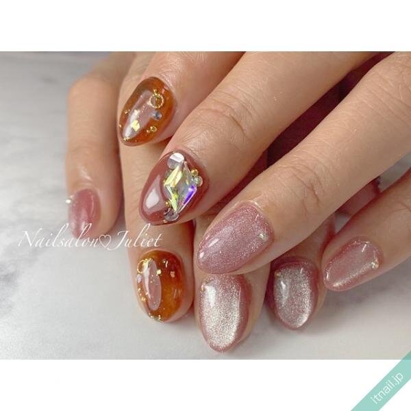 実用的なのにお洒落 冬色ショートネイルに夢中 ローリエプレス