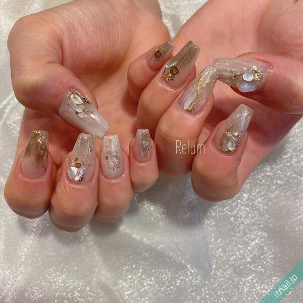 愛されネイルは乳白色で作る 上品 可愛いネイルデザイン10選 ローリエプレス