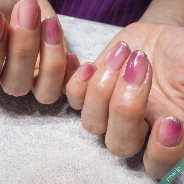 大人可愛いデザインにうっとり ピンクを使ったニュアンスネイル ローリエプレス