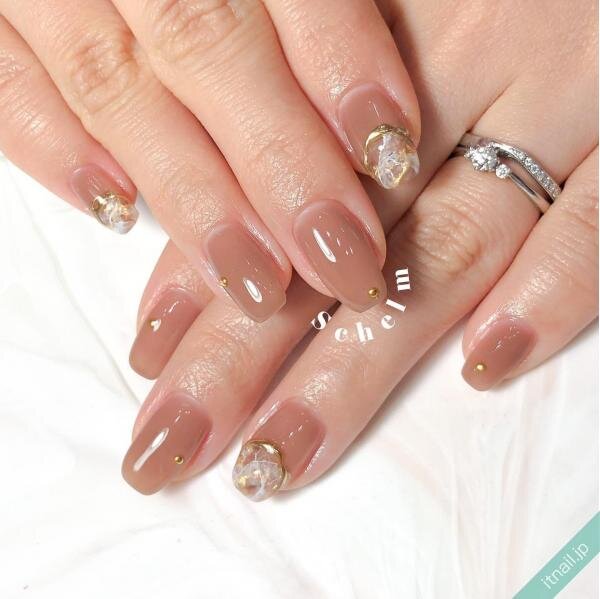 スクエアオフのネイル で魅せる 手抜き感ゼロのシンプルデザイン ローリエプレス