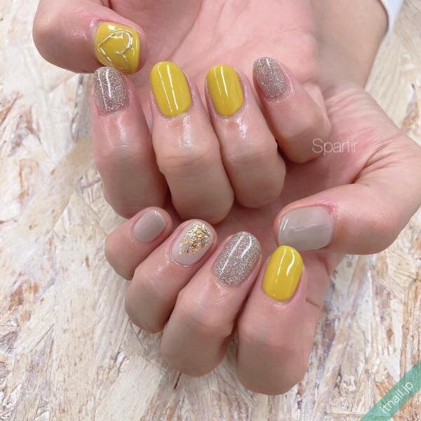 梅雨ネイルにグレーはいかが ナチュラルで明るめのグレーネイル特集 ローリエプレス