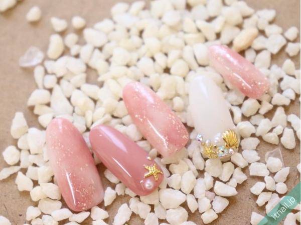 置くだけで即 夏モード 貝殻 ヒトデ のネイルデザイン８選 ローリエプレス