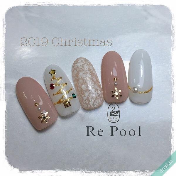 色々なテイストを楽しんで ツリーを描いたクリスマスネイル特集 ローリエプレス