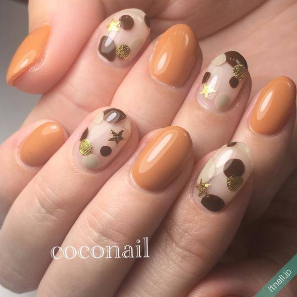 ほろ苦い甘さを表現 キャラメル色ネイル が大人可愛い ローリエプレス