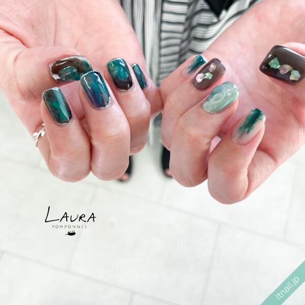 おしゃれ見えする 青みグリーンネイル 特集 こなれ感upな指先へ ローリエプレス