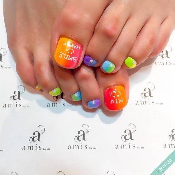 にこっと癒されよう 大人かわいい スマイルフットネイル ８選 ローリエプレス