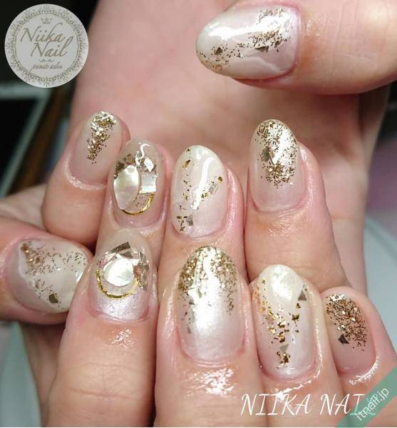 ひと塗りでゴージャスに パールカラーネイル の魅力 ローリエプレス