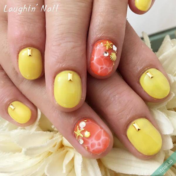 イエロー オレンジのネイルで指先からご機嫌に ローリエプレス イエロー オレンジのネイルで指先からご機嫌に ローリエプレス