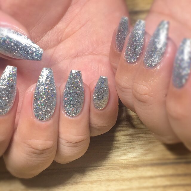 魅惑のロング ネイリストの技術に圧巻なスカルプチュアネイル特集 ローリエプレス