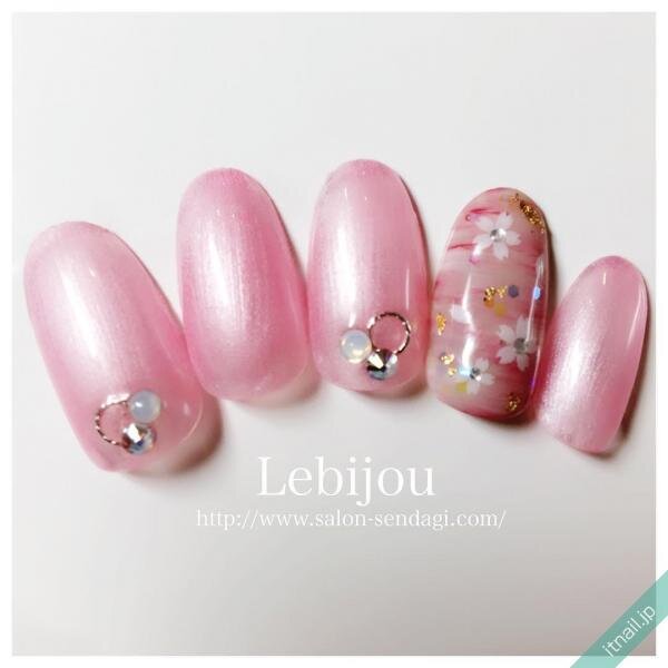 今年の 桜ネイル はどうする あなた好みのデザインが見つかる画像集 ローリエプレス