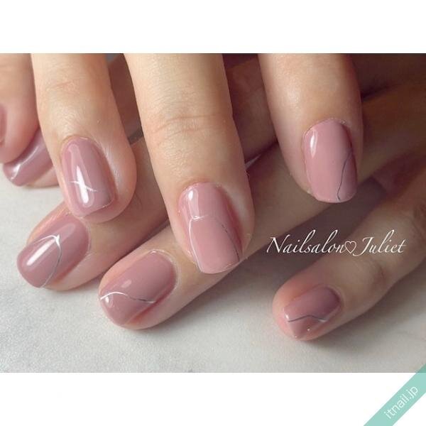 遊び心のある秋ネイルもお任せ クールに決まる スクエアオフ のデザイン集 ローリエプレス