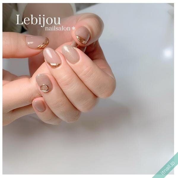 入学式から お仕事まで 万能 グレージュネイル のデザイン特集 ローリエプレス