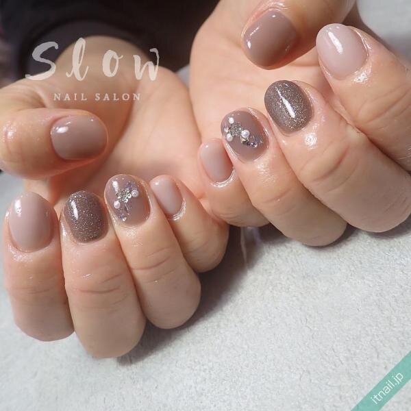 入学式から お仕事まで 万能 グレージュネイル のデザイン特集 ローリエプレス