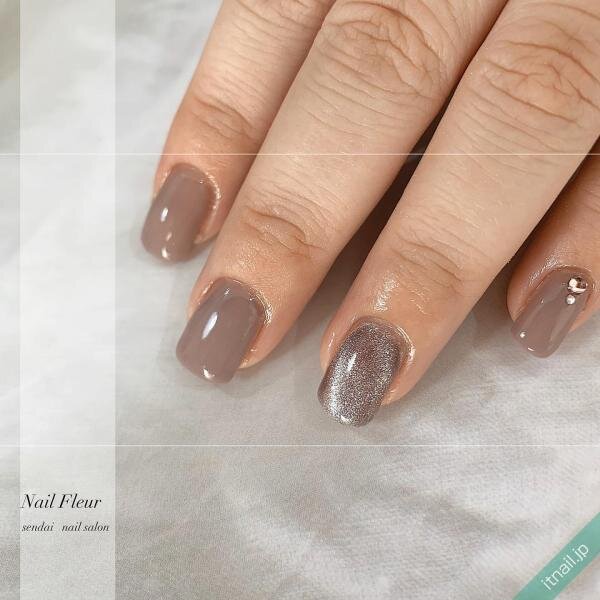 入学式から お仕事まで 万能 グレージュネイル のデザイン特集 ローリエプレス