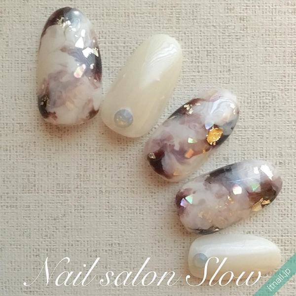 どの色が好き この季節の べっ甲ネイル は涼しげカラーで楽しむ ローリエプレス