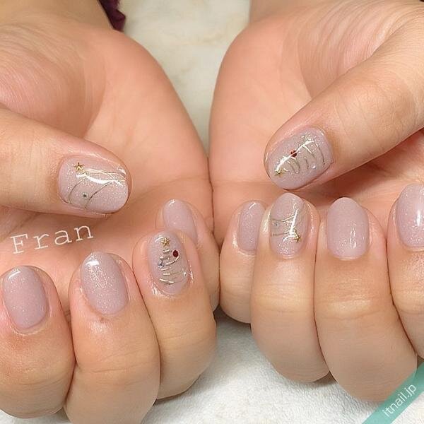 オフィス向き シンプルなクリスマスネイル8選 ローリエプレス