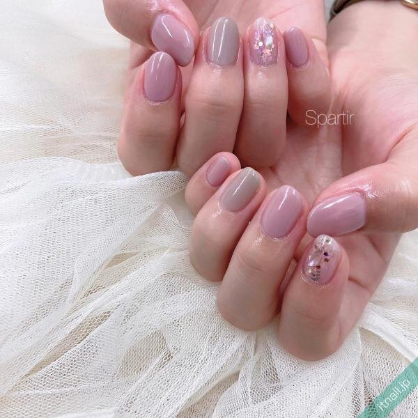大人可愛いネイルは ピンク グレー で作る シンプルもニュアンス感もget ローリエプレス