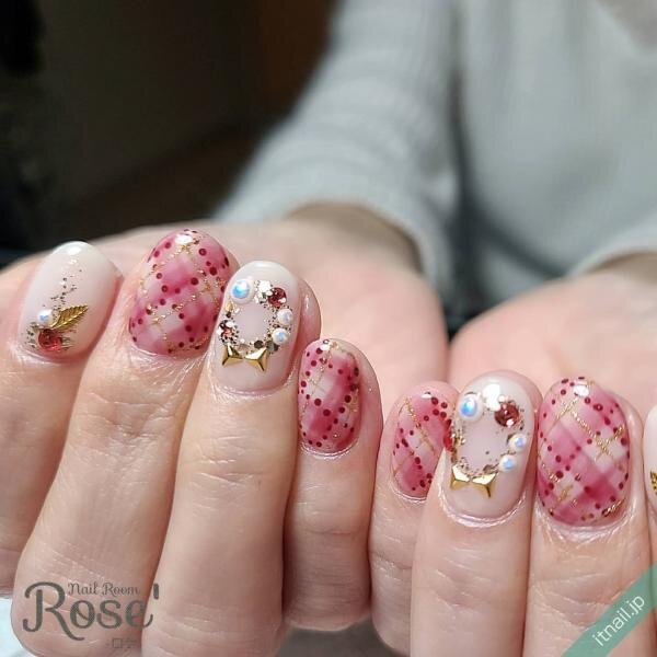 クリスマスシーズン到来 チェック柄ネイル でパーティー気分を盛り上げる ローリエプレス