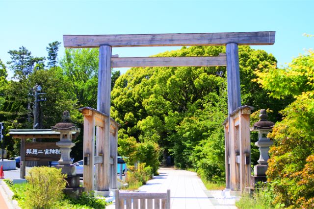 勤勉の象徴 農村改革の指導者二宮尊徳を祀る 報徳二宮神社 ローリエプレス