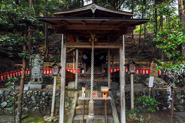 髪や美容師にご利益あり 京都 御髪神社 のお守りがかわいすぎる ローリエプレス
