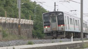 速報】JR予讃線 高松-多度津間で最大約1時間の遅れ 架線にビニールが