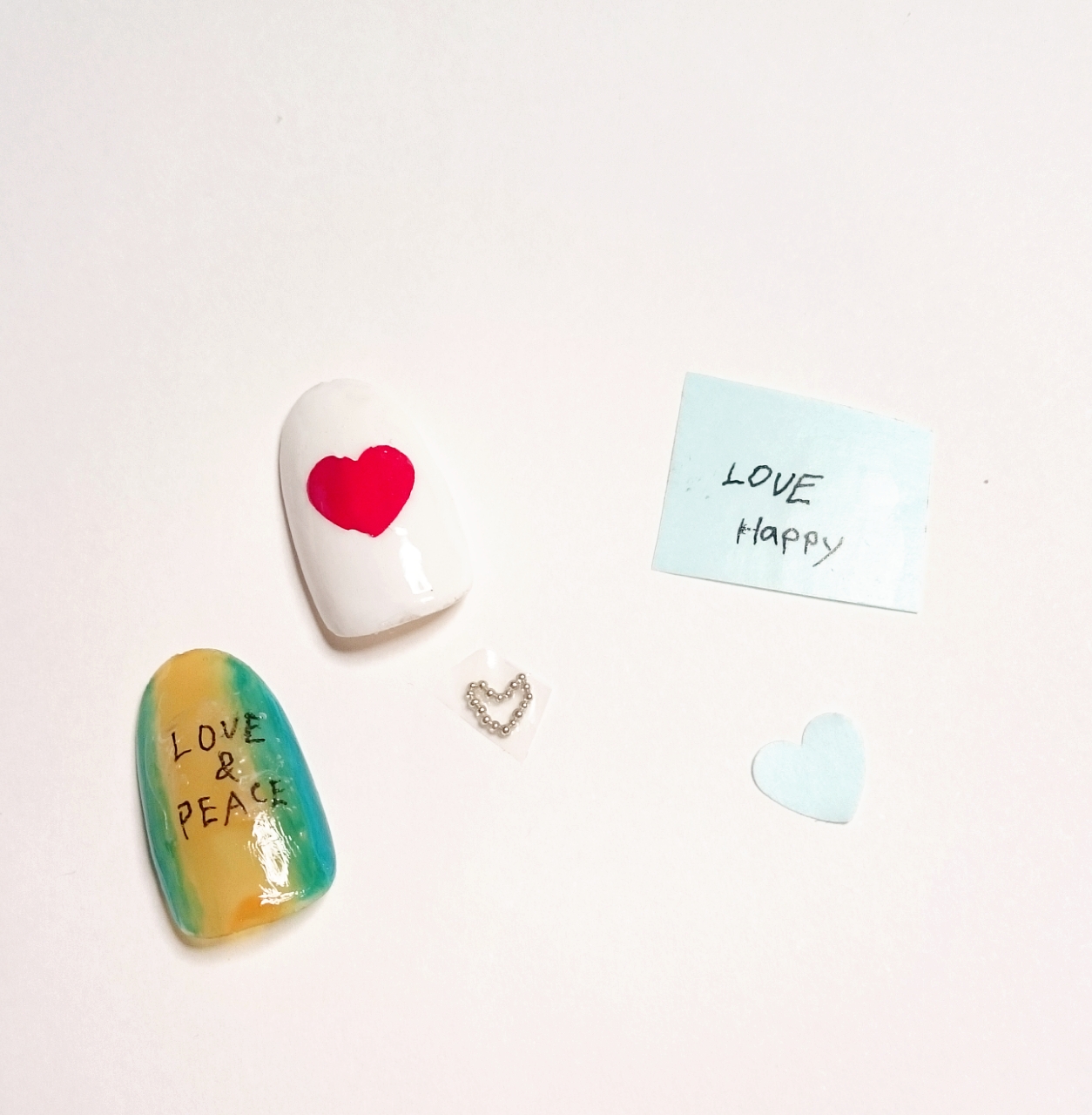 セルフネイルに欠かせないポリシートの活用術 細かいアートも簡単にできるテク ローリエプレス