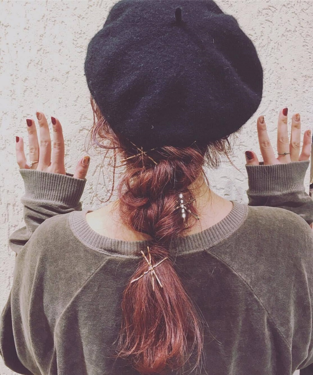 簡単なのに凝って見えるヘアアレンジ 小物使いで一気にかわいく ローリエプレス