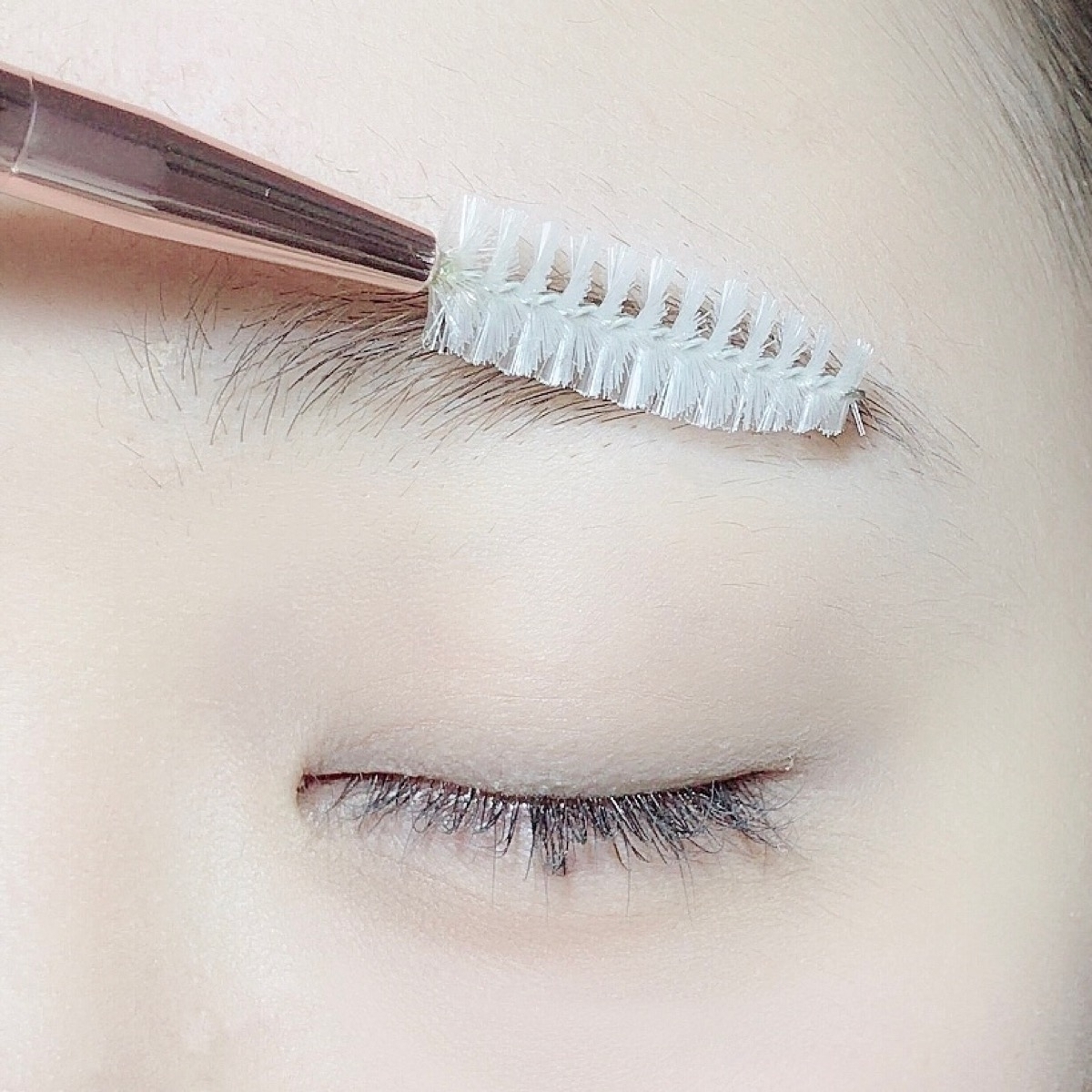 眉毛の書き方をマスター 超簡単な眉毛メイクのコツ 保存版 ローリエプレス