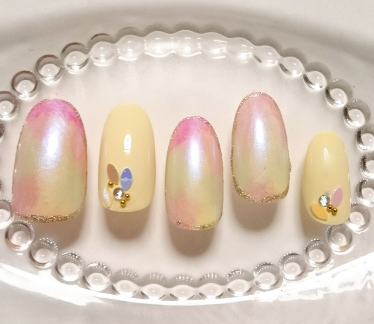 ほぼ100均のアイテムだけで 簡単オパールネイルのやり方 ローリエプレス