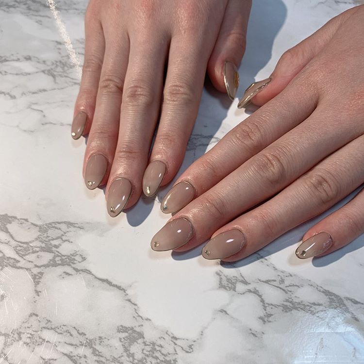 デキる女は指先から オフィスもokな 今っぽ春ネイル カタログ ローリエプレス