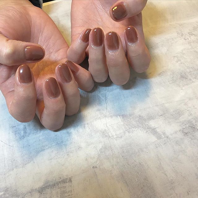 デキる女は指先から オフィスもokな 今っぽ春ネイル カタログ ローリエプレス