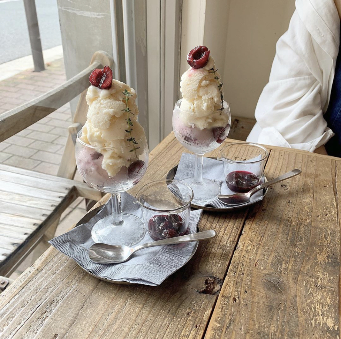 夏はフォトジェなアイスクリーム巡り 人気カフェ4店で味わえるおしゃれスイーツまとめ ローリエプレス