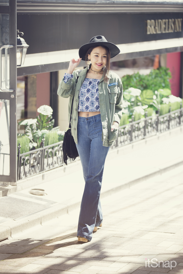 秋のミリタリージャケットコーデ 定番アイテムをおしゃれに着こなすコツ ローリエプレス