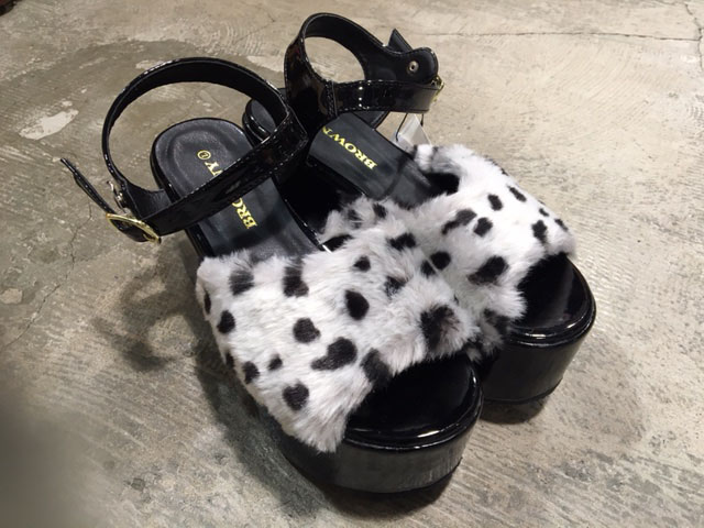 Guのファーサンダルがかわいい プチプラアイテムで作るトレンドコーデのポイント ローリエプレス Guのファーサンダルがかわいい プチプラアイテムで作るトレンドコーデのポイント ローリエプレス